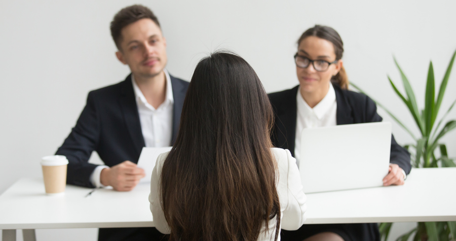 ¿Qué tareas realizan las empresas de outsourcing de recursos humanos en Panamá?