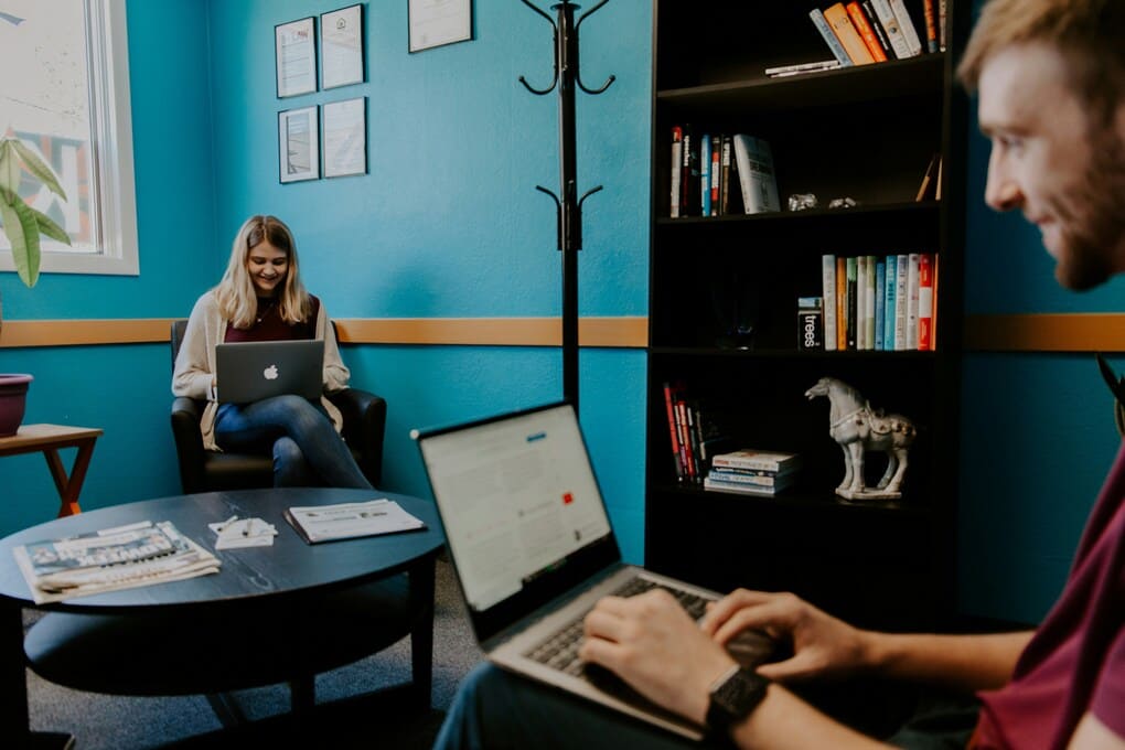 Cómo elegir la mejor consultoría social en  Colombia