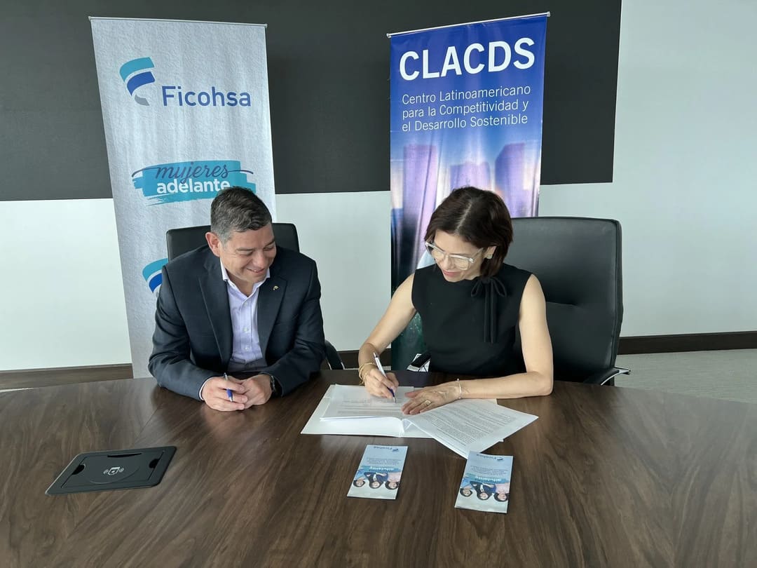 Ficohsa e INCAE, aliados estratégicos en formación empresarial